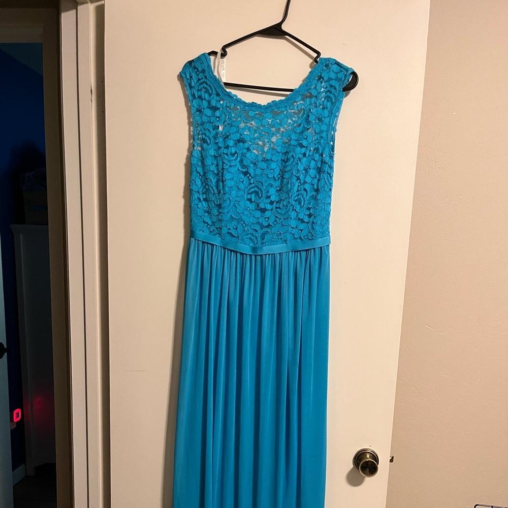 David’s bridal Malibu blue bridesmaid dress size 8